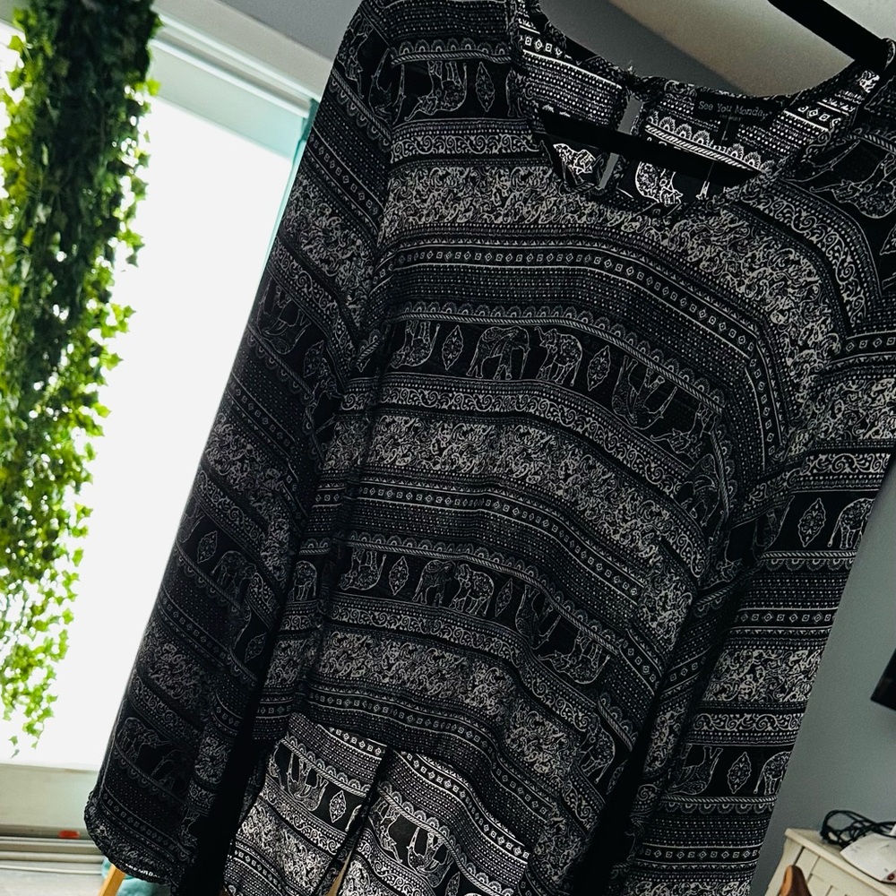 Chic Black and White Patterned Top